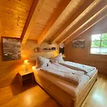 Apartament Damuelser Holzhus
