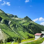 Damuelser Holzhus Apartament
