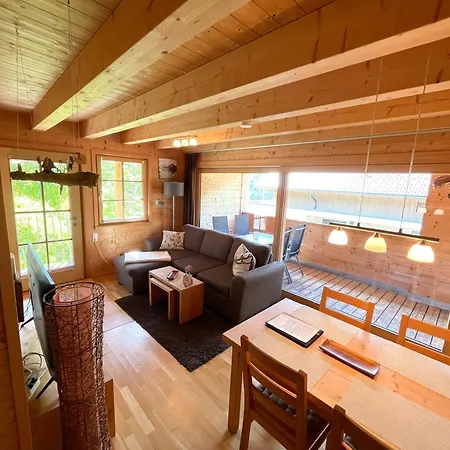 Damuelser Holzhus Apartament