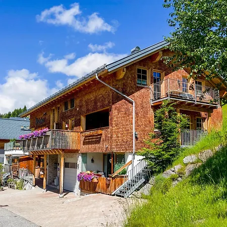 Apartament Damuelser Holzhus